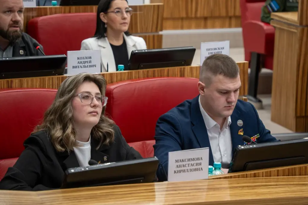 Пётр Князев представил проект «СВОй батальон» ямальскому парламенту