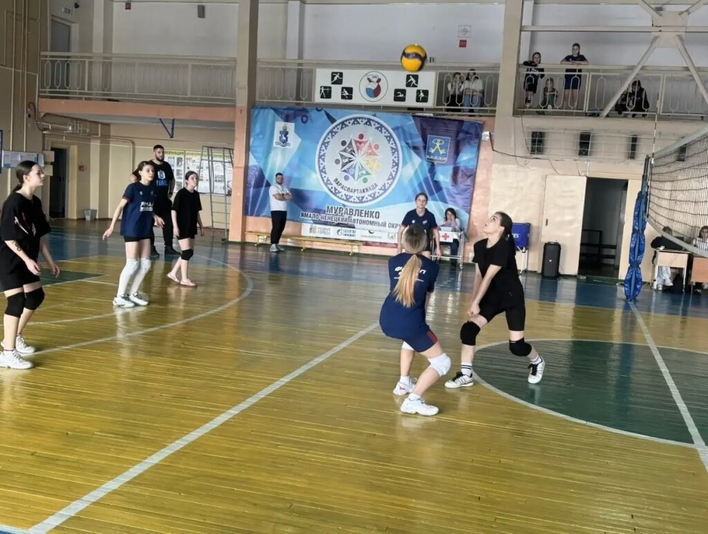 Команда девушек первой школы – победитель турнира по волейболу