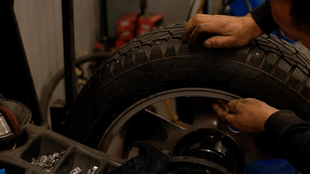 На Ямале семьям участников СВО оплатят услуги шиномонтажа