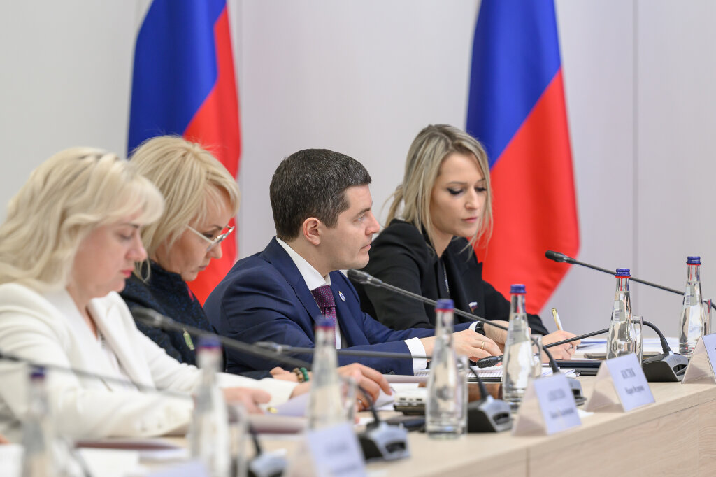 Губернатор Ямала выступил за сохранение традиций народов России