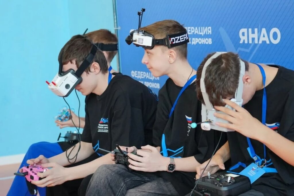 Школьники Муравленко вошли в сборную Ямала по гонкам дронов