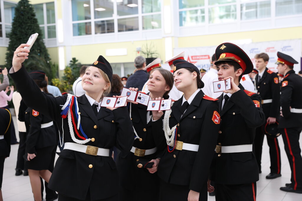 Кадетскую форму включили в сертификат школьника