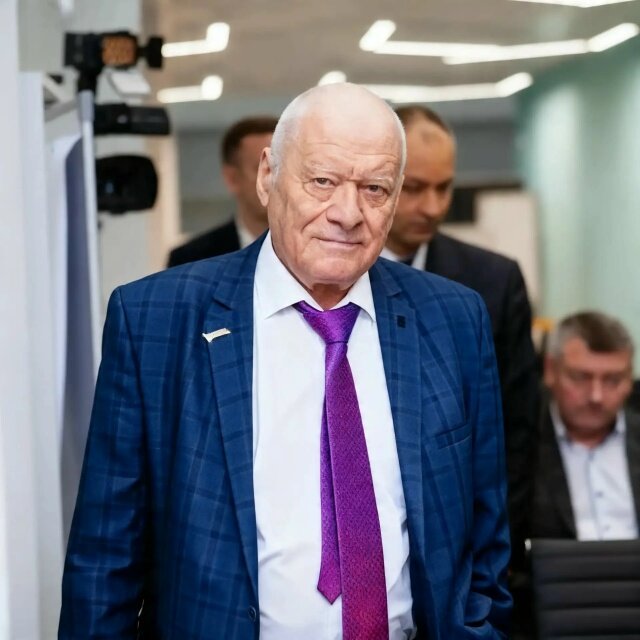 Владимир Недашковский – почётный член Общественной палаты Ямала