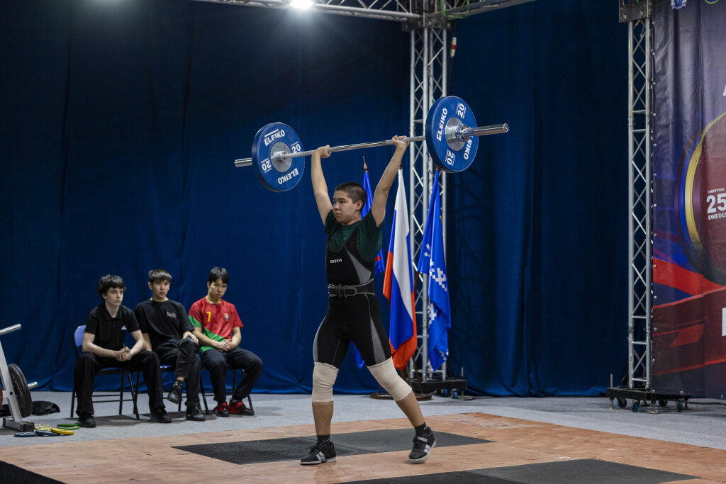 В Муравленко определили сильнейших тяжелоатлетов Ямала