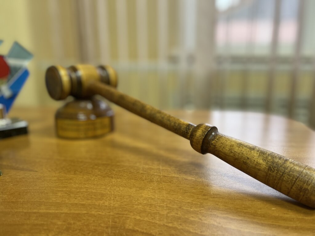 В Муравленко суд наказал женщину за поддельный диплом медсестры