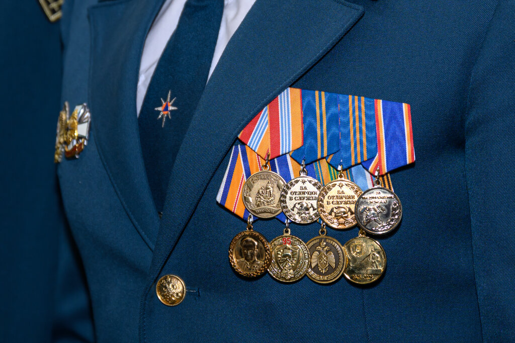 Дмитрий Артюхов поздравил пожарных округа с профессиональным праздником