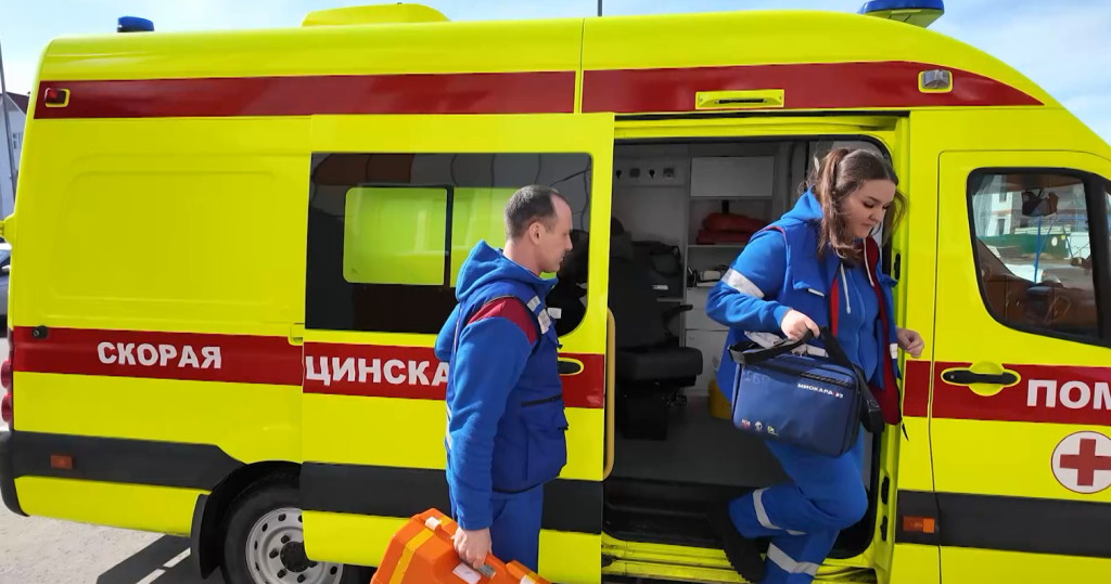Сотрудники скорой медпомощи отмечают профессиональный праздник