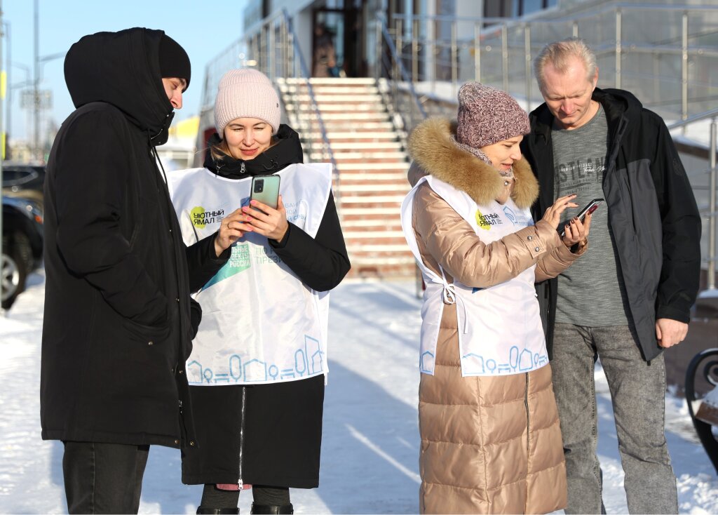 Проголосовать за новые парки и скверы жителям помогут волонтёры