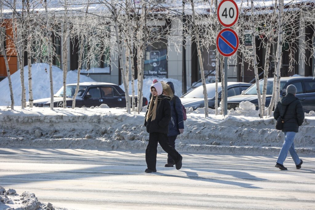 На Ямале с 1 июня работающим родителям будут доплачивать