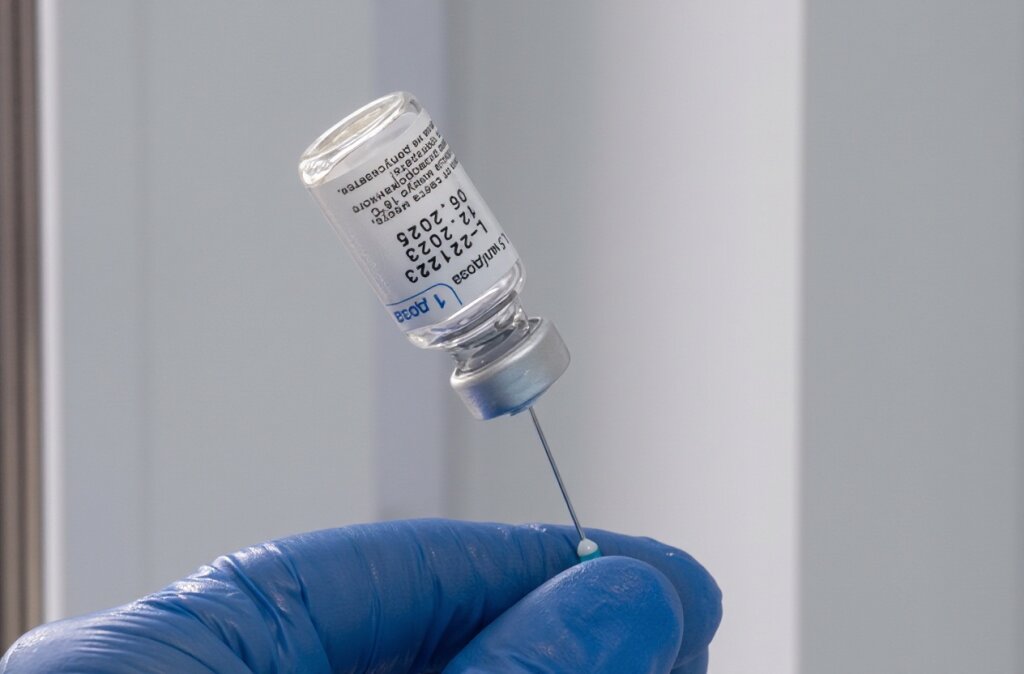 Медики проводят предварительную запись на платную вакцинацию от клещевого энцефалита