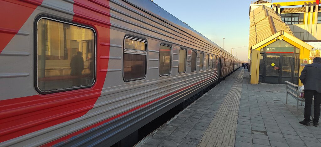 Муравленковцам напомнили о правилах поведения на железной дороге
